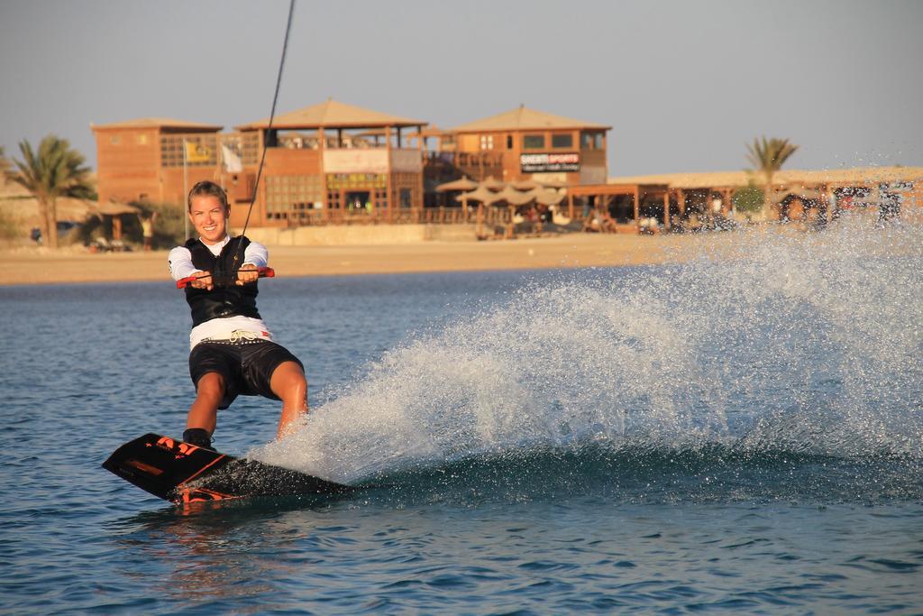 The Breakers Diving And Surfing Lodge Soma Bay Hurghada Exterior photo