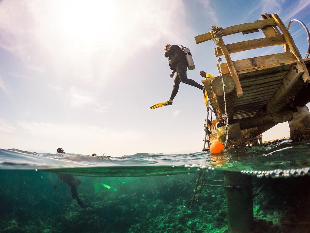 The Breakers Diving And Surfing Lodge Soma Bay Hurghada Exterior photo