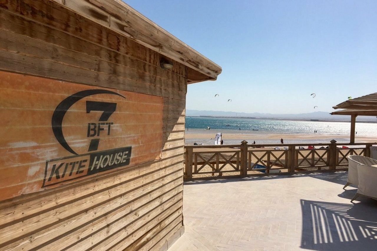 The Breakers Diving And Surfing Lodge Soma Bay Hurghada Exterior photo