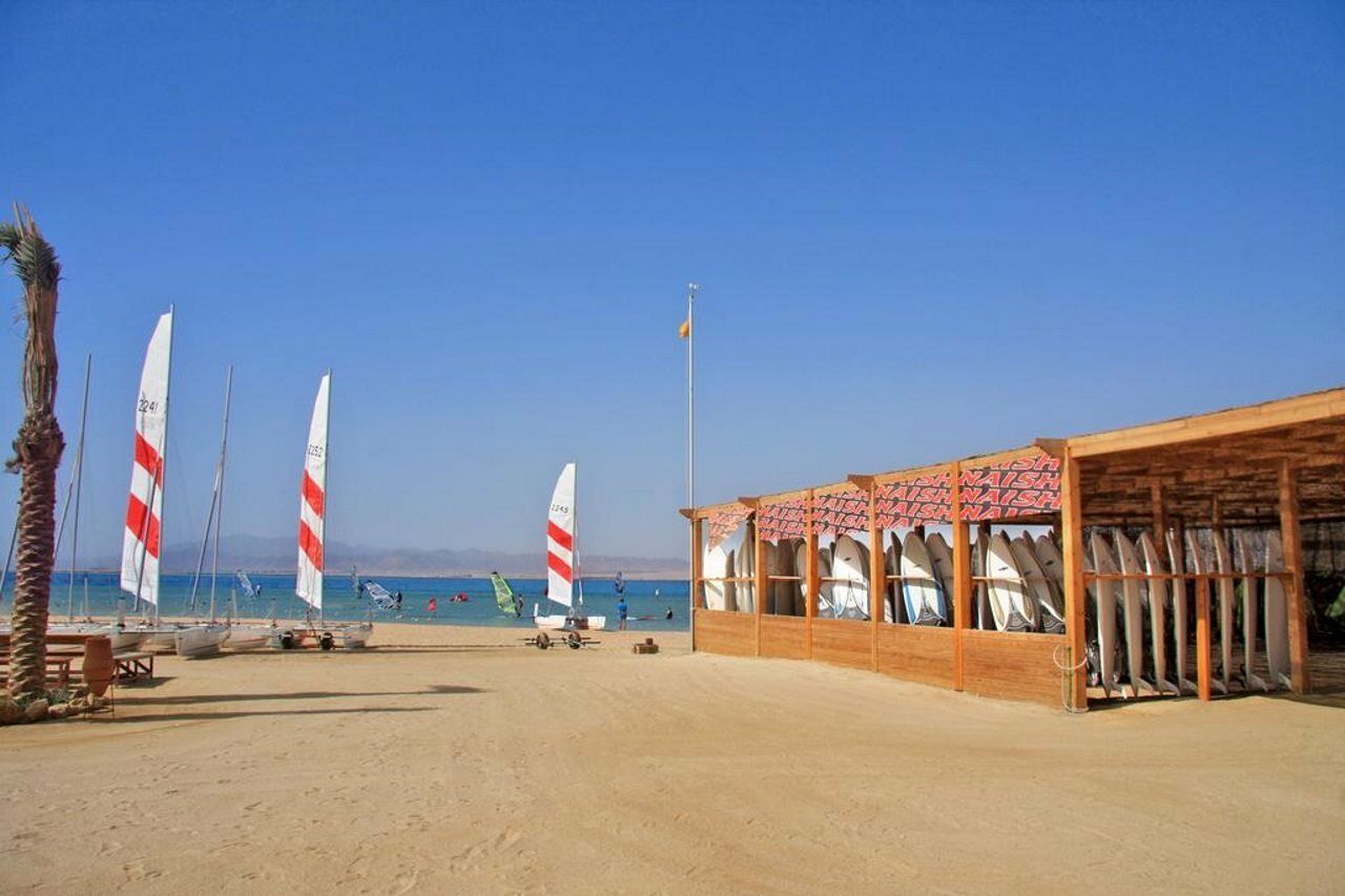 The Breakers Diving And Surfing Lodge Soma Bay Hurghada Exterior photo